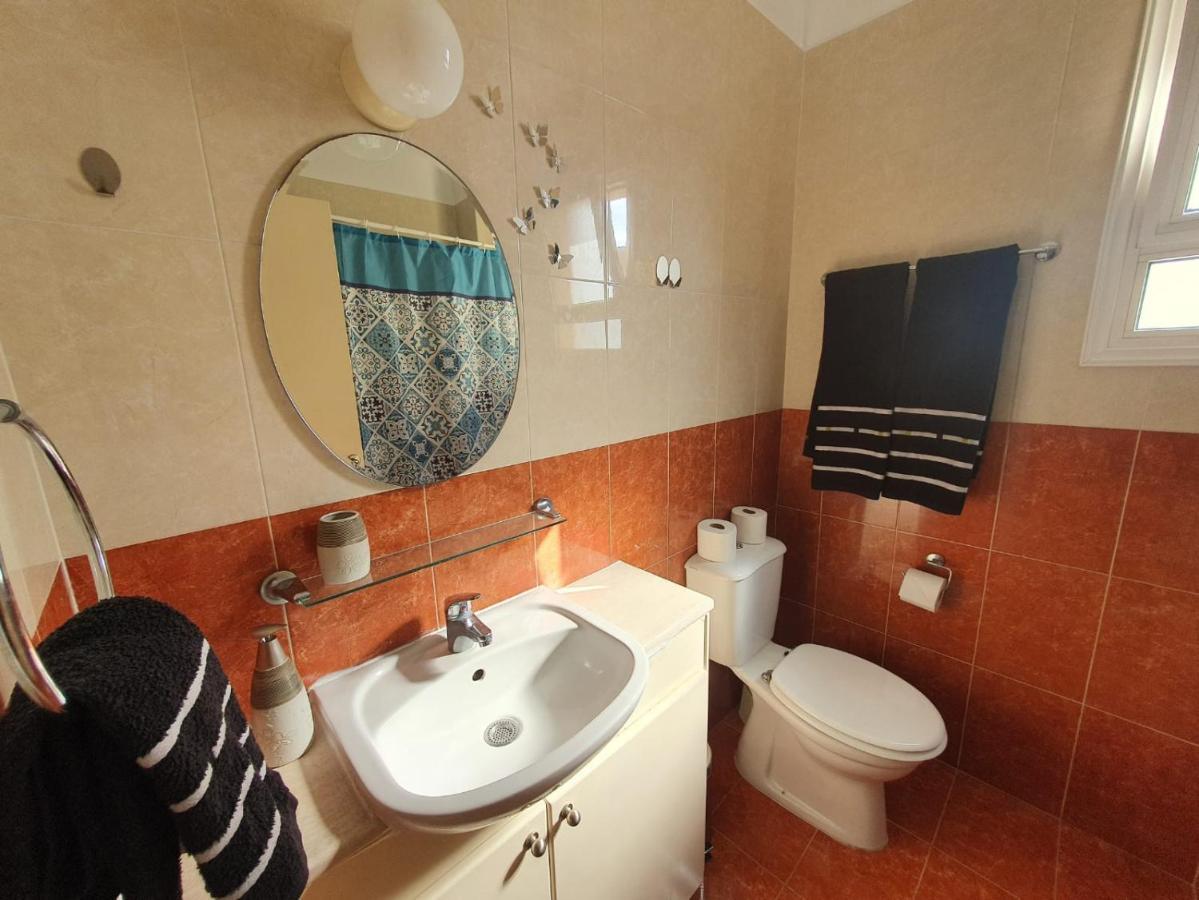Ancient Paphos - Cozy Place Next To The Sea, Marina, Historical Sites, Buses, Mall, And Market Exterior foto